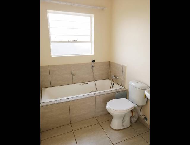 2 BEDROOM FREEHOLD FOR SALE IN SHARON PARK